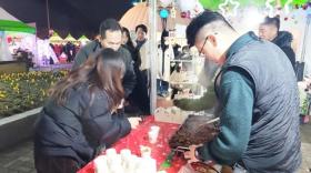 "빛 축제도 보고, 함평 돼지고기도 맛보고!"~겨울밤 달군 '맛있는 유혹'